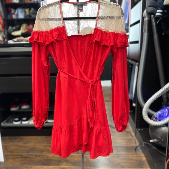 Short red dress - Picture 3 of 4